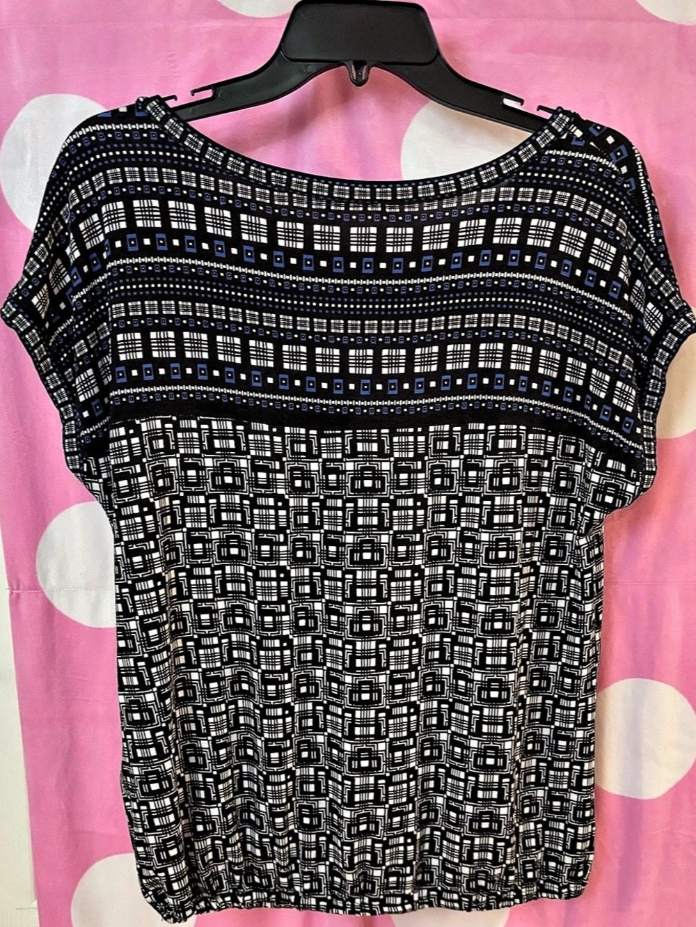 Max Studio Geometric Short Sleeve Top Size Medium